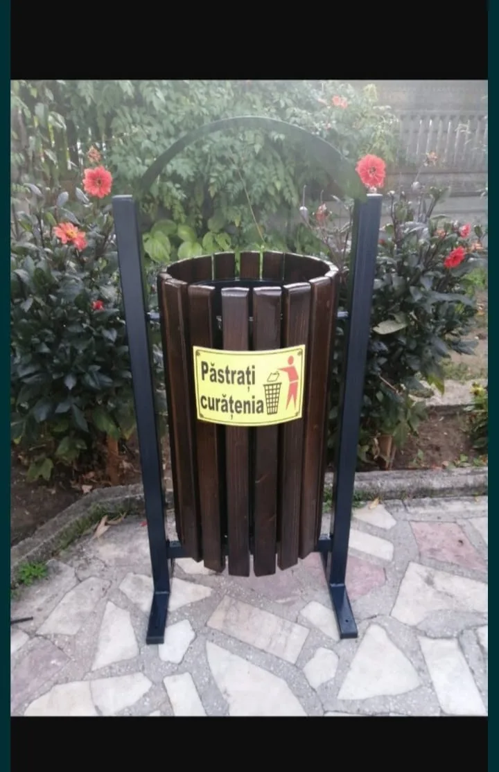 Coșuri de gunoi stradale