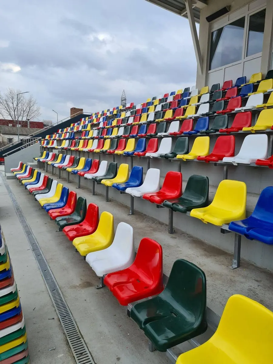 Scaune de stadion și tribune